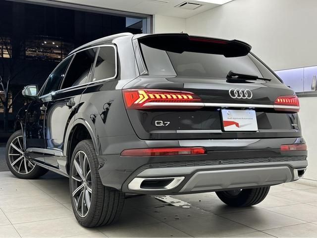 Audi Q7 2020-11 10483-5