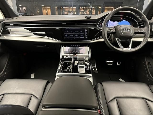 Audi Q7 2020-11 10483-6