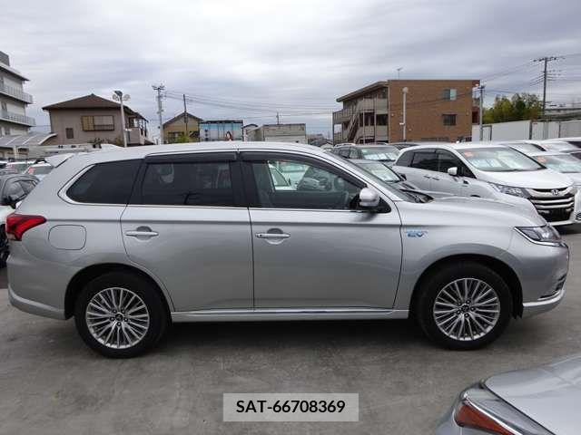 Mitsubishi OUTLANDER PHEV 2018-12 214956-12