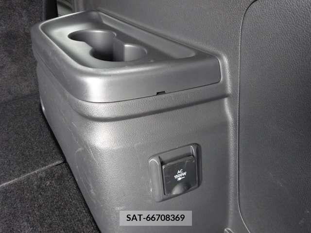 Mitsubishi OUTLANDER PHEV 2018-12 214956-9