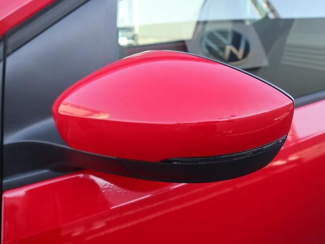 VolksWagen UP! 2018-12 12181-9