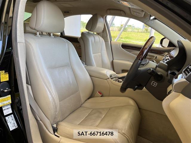 Lexus LS 2013-01 388238-9