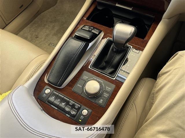 Lexus LS 2013-01 388238-16