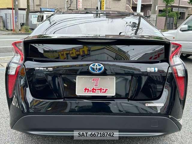 Toyota PRIUS 2017-07 322390-5