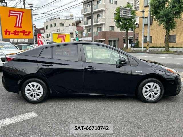 Toyota PRIUS 2017-07 322390-3