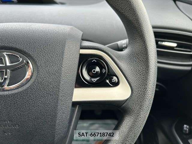 Toyota PRIUS 2017-07 322390-11