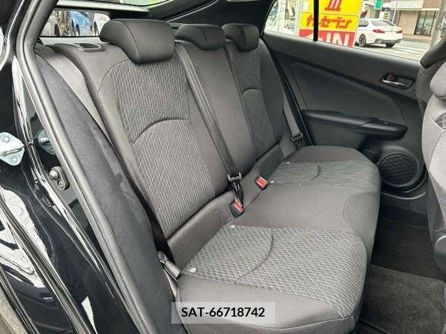 Toyota PRIUS 2017-07 322390-16