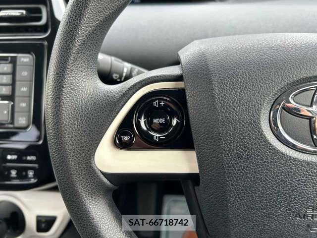 Toyota PRIUS 2017-07 322390-10