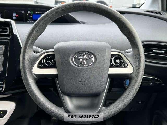 Toyota PRIUS 2017-07 322390-9