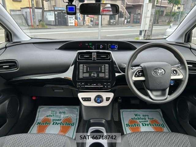 Toyota PRIUS 2017-07 322390-8
