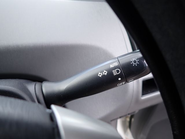 Toyota PRIUS ALPHA 2014-06 182483-17
