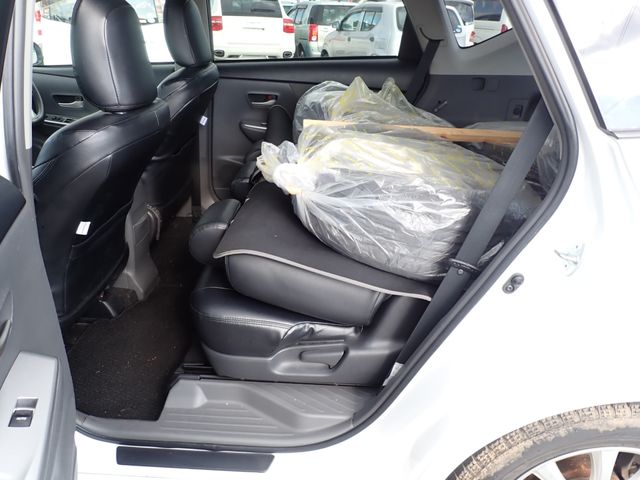 Toyota PRIUS ALPHA 2014-06 182483-23