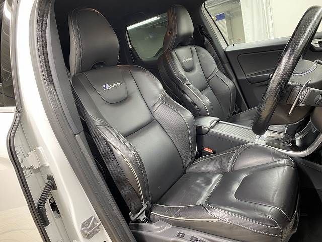 Volvo XC60 2014-02 10867-8