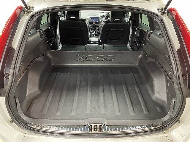 Volvo XC60 2014-02 10867-10
