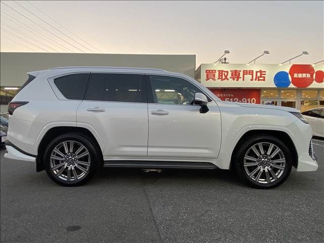 Lexus LX 2023-01 24084-17