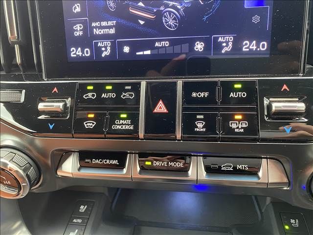 Lexus LX 2023-01 24084-11