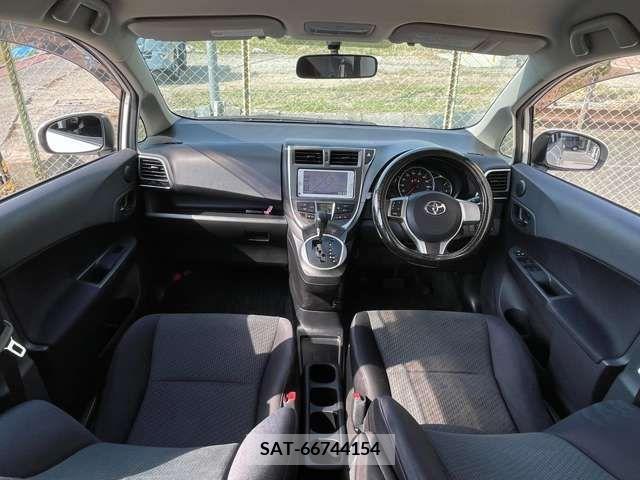 Toyota RACTIS 2013-03 202869-11