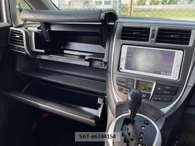 Toyota RACTIS 2013-03 202869-12