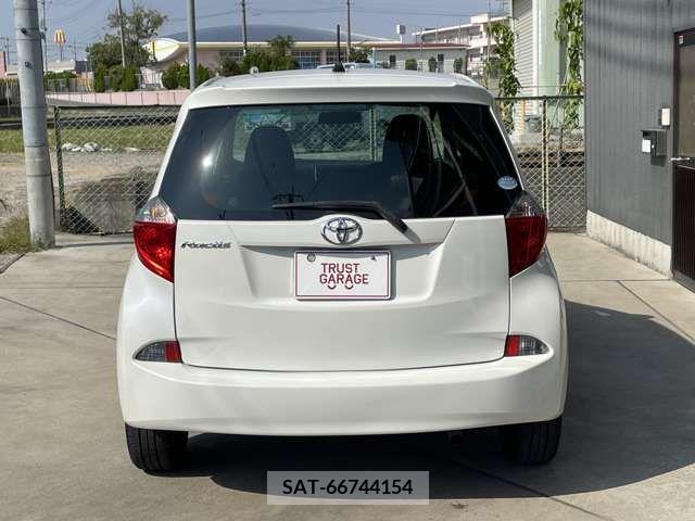 Toyota RACTIS 2013-03 202869-4