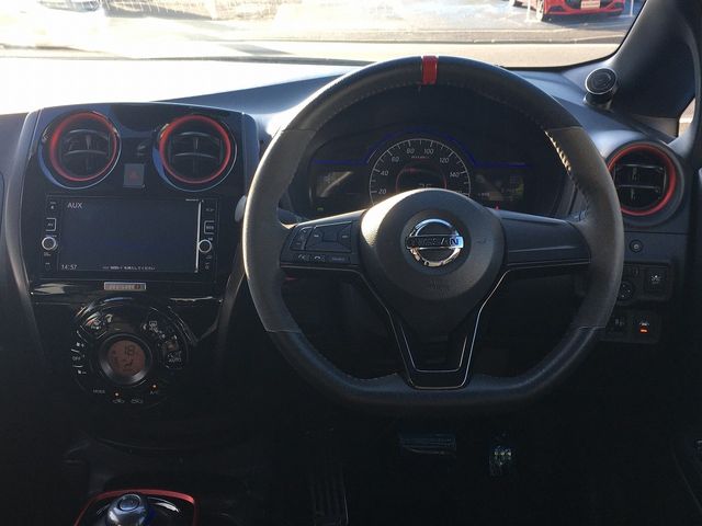 Nissan NOTE 2017-02 18267-8