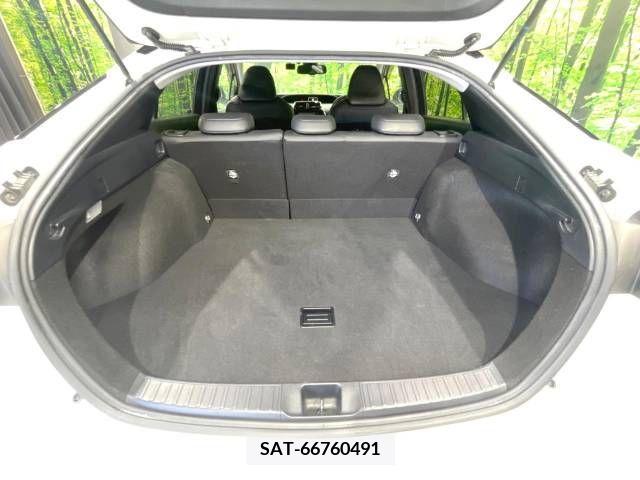 Toyota PRIUS 2016-07 383625-10
