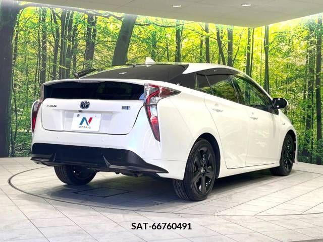 Toyota PRIUS 2016-07 383625-17