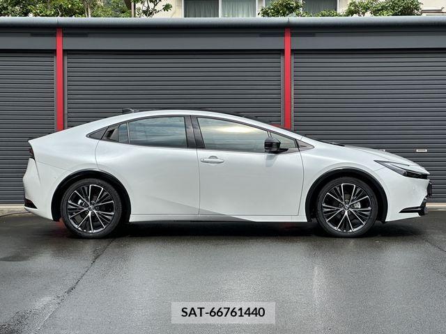 Toyota PRIUS 2023-06 201366-27