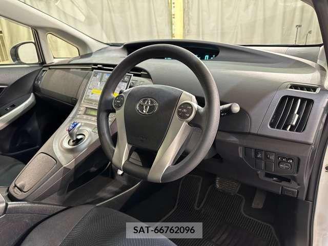 Toyota PRIUS 2014-01 322146-12