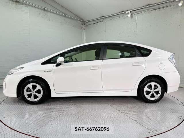 Toyota PRIUS 2014-01 322146-11