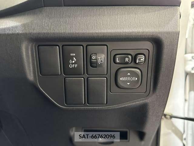 Toyota PRIUS 2014-01 322146-16