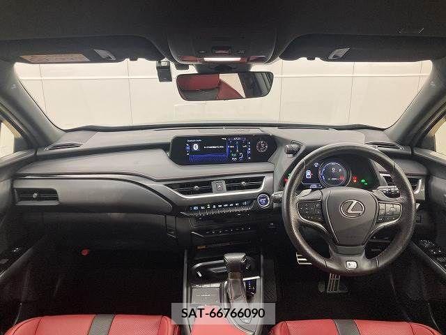 Lexus UX 2019-02 354040-1