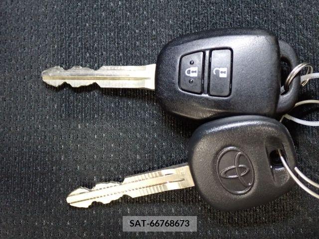 Toyota COROLLA AXIO 2019-04 314539-4