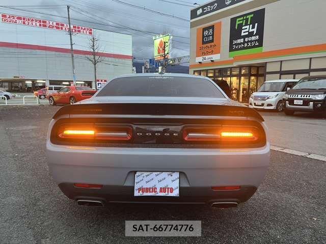 Dodge CHALLENGER 2022-06 205295-10