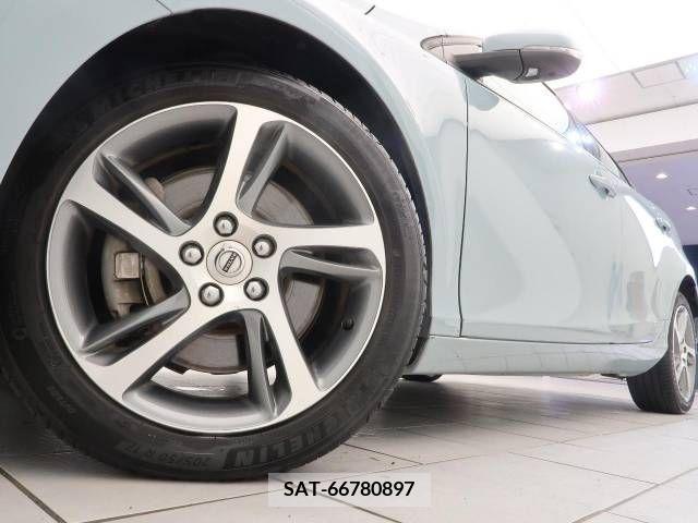 Volvo V40 2017-07 353025-14