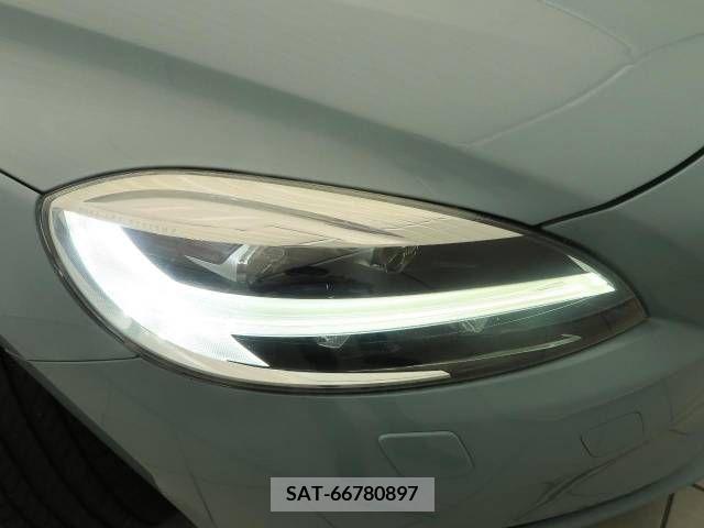 Volvo V40 2017-07 353025-13