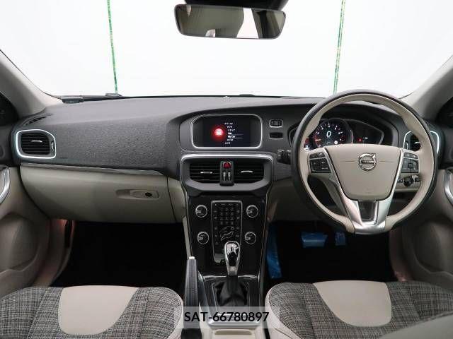 Volvo V40 2017-07 353025-1