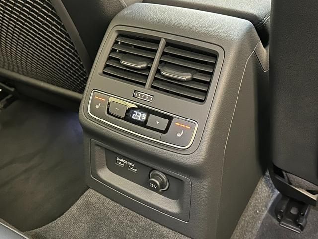 Audi A4 2021-04 18894-17