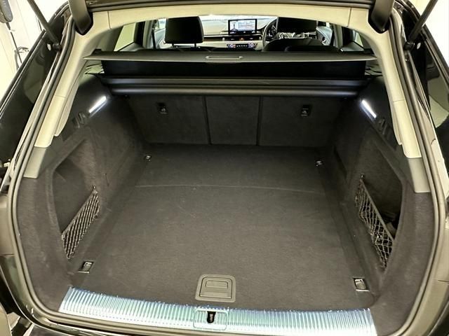 Audi A4 2021-04 18894-19