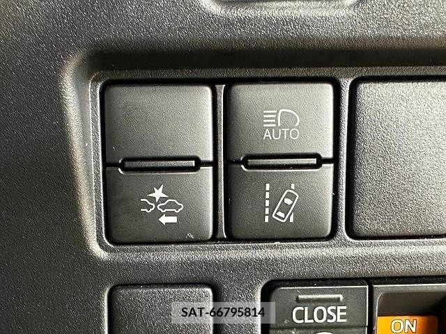 Toyota VOXY 2019-06 221295-8