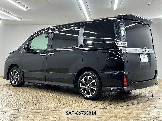 Toyota VOXY 2019-06 221295-15