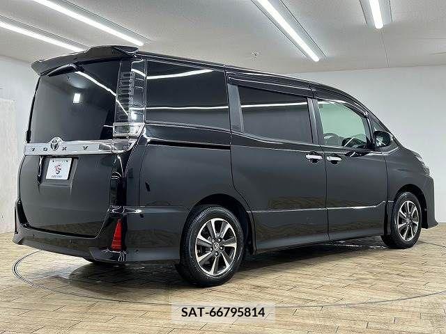 Toyota VOXY 2019-06 221295-16