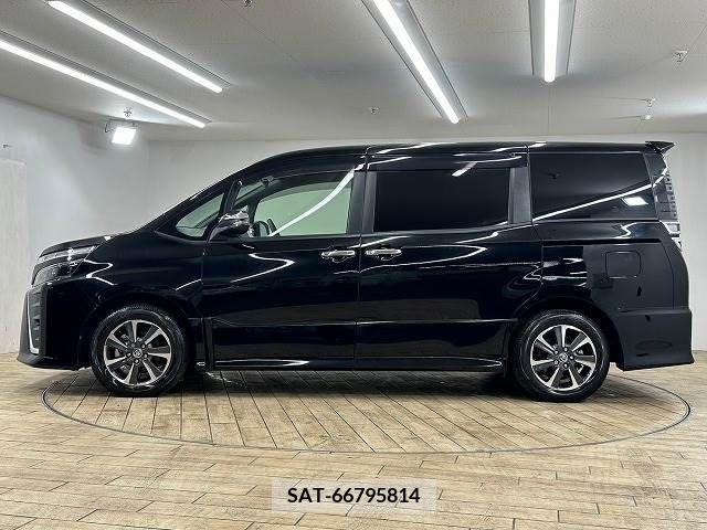 Toyota VOXY 2019-06 221295-14