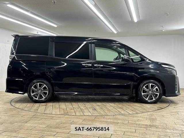 Toyota VOXY 2019-06 221295-13