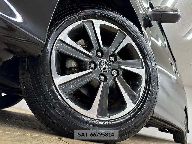 Toyota VOXY 2019-06 221295-18