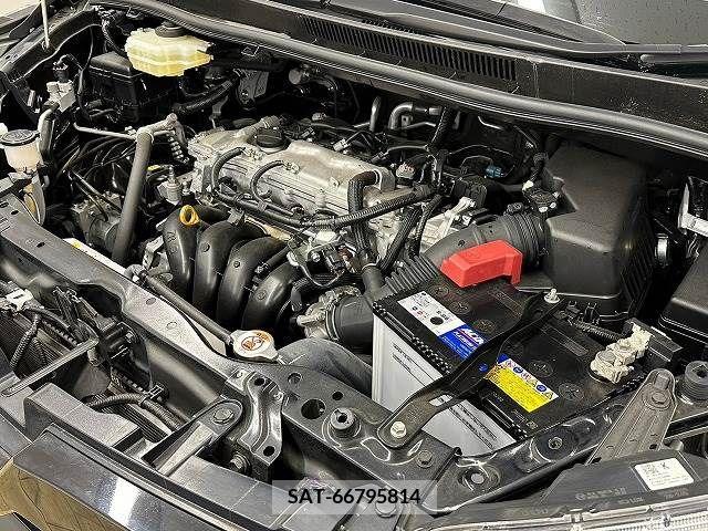 Toyota VOXY 2019-06 221295-17