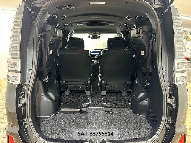 Toyota VOXY 2019-06 221295-12