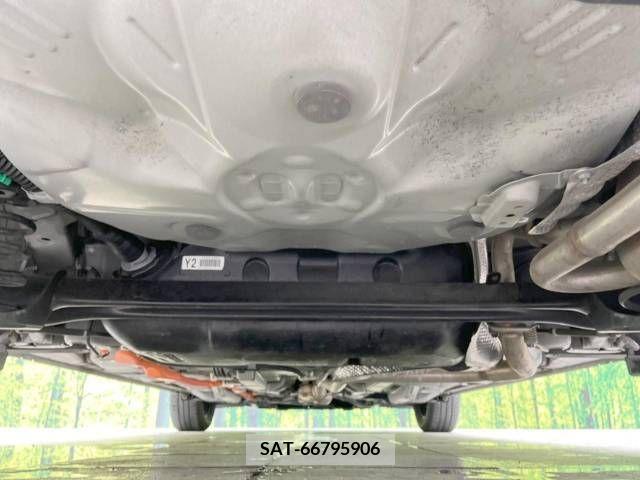 Toyota AQUA 2019-06 339583-19