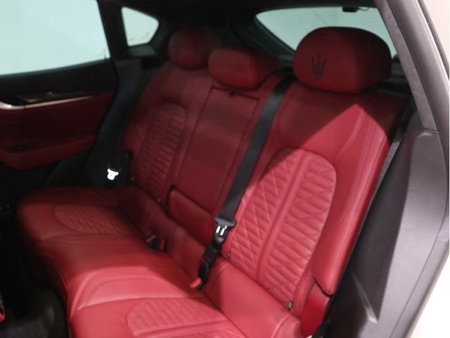Maserati LEVANTE 2020-11 188952-18