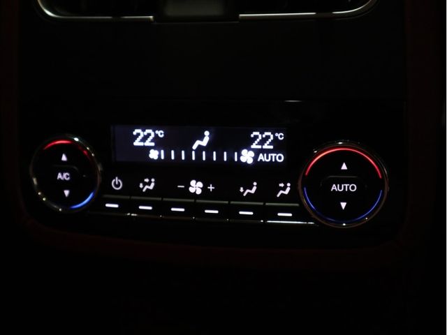 Maserati LEVANTE 2020-11 188952-25