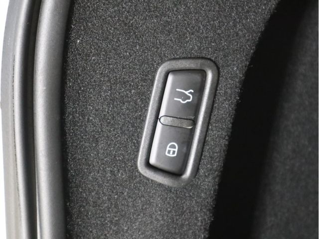 Maserati LEVANTE 2020-11 188952-27